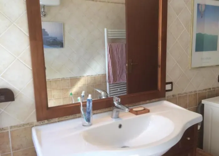 Casa Val Di Rose 펜션 치비텔라 알페데나